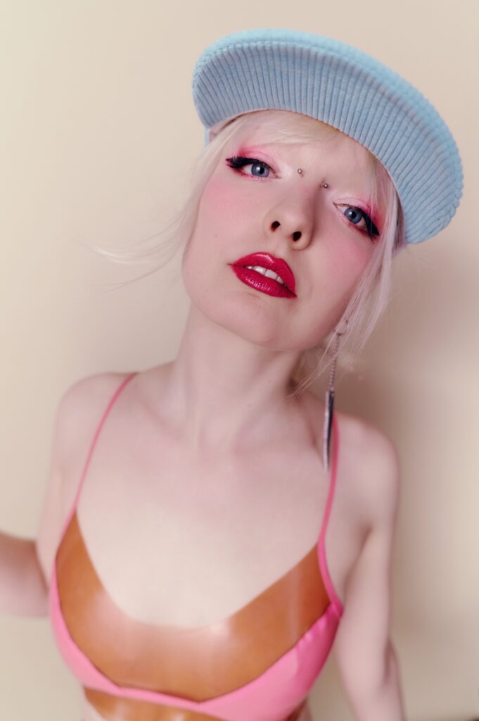 Bubblegum Dystopia: The Future is Saphfyre 3 TOT 3569 WEB 3